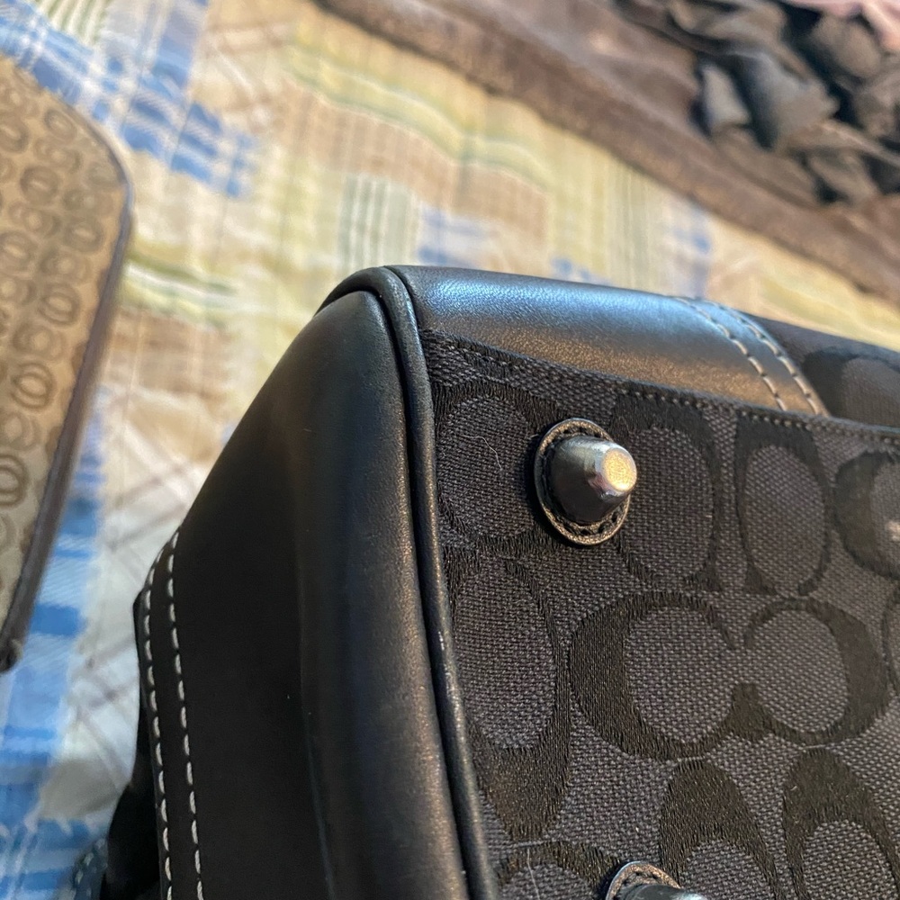 Handbag - Picture 2 of 5